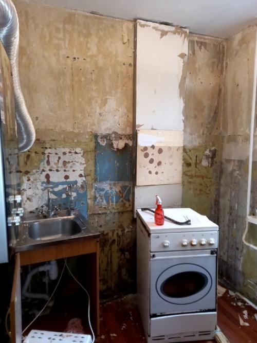 Маленькая кухня в хрущёвке делали всё своими руками. 01