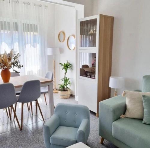 Квартира с очень светлым и красивым интерьером, всё со вкусно и ничего лишнего. 05