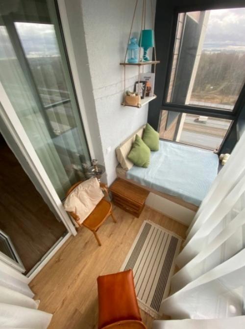 Симпатичное обустройство балкона. 01