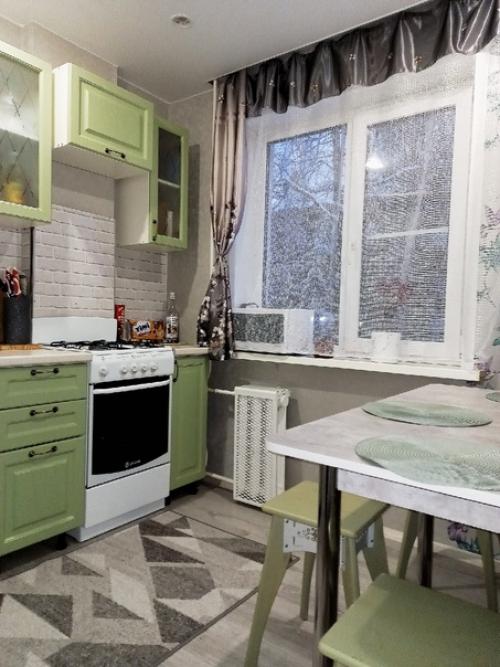 Маленькая кухня в хрущёвке делали всё своими руками. 06
