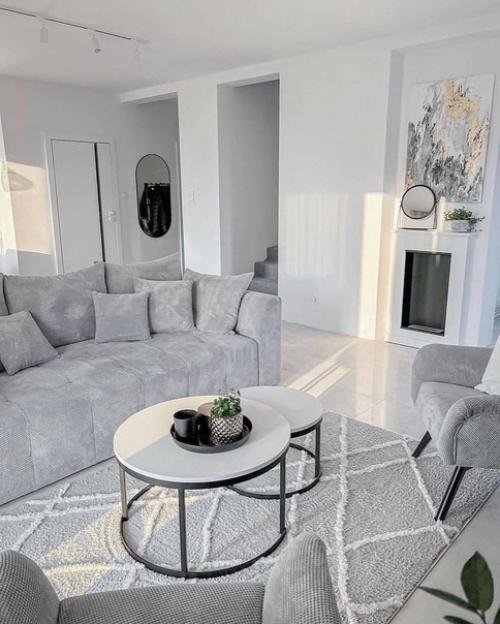 Очень стильный и красивый ремонт в загородном доме. 01