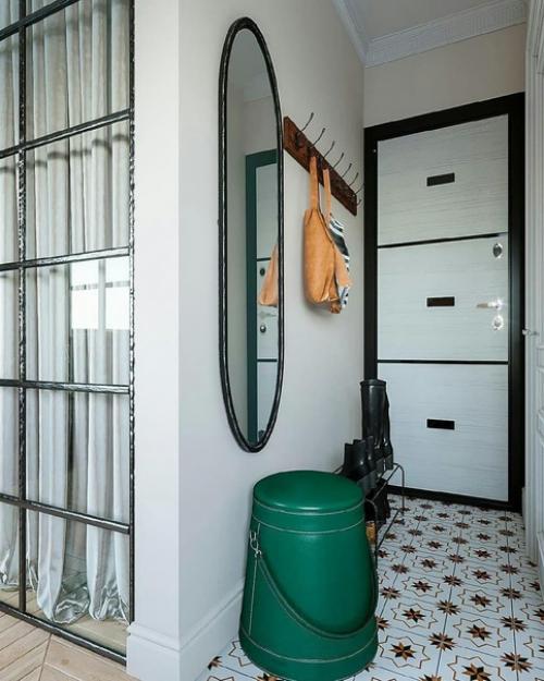 Квapтира - стyдия 28 м c яpкими aкцентами. 07