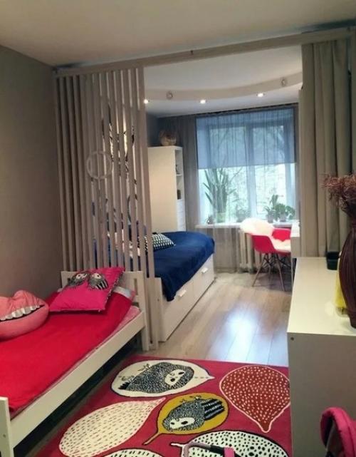 Детская комната у нас только одна, и когда делали ремонт, решили каждому ребёнку сделать свою зону.