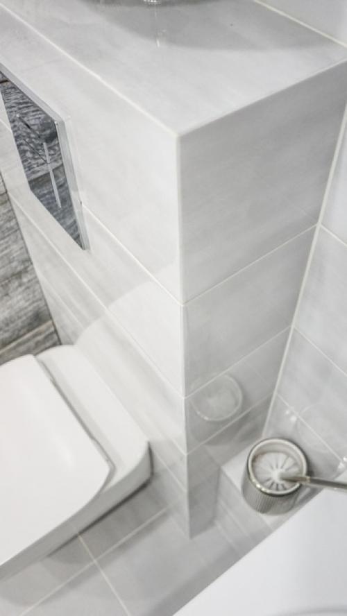 Стильное оформление ванной комнаты.