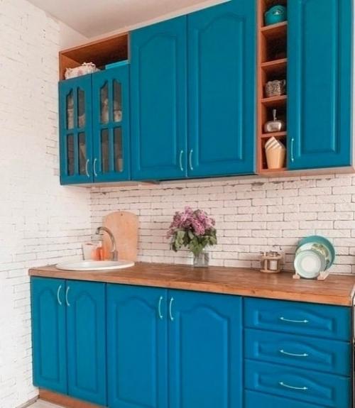 Финансы не позволяли нам обновить кухонный гарнитур, как мы хотели. 02