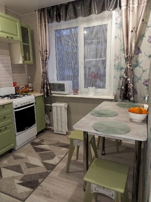 Маленькая кухня в хрущёвке делали всё своими руками. 05