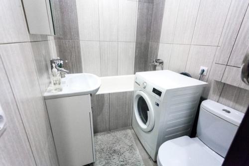 Сделали с мужем ремонт в ванной комнате. 02