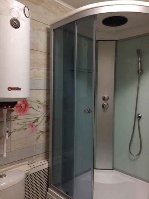 Сделали у бабушки в дому санузел. 03