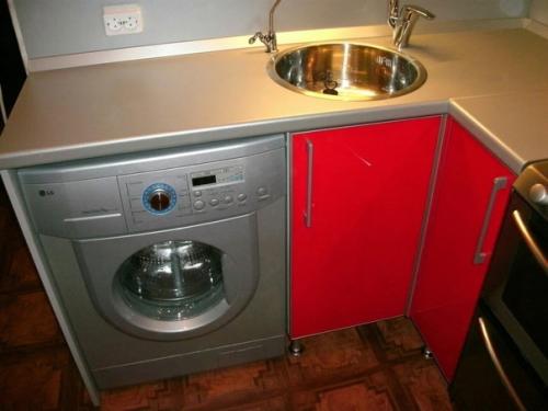 Приобрели себе небольшой гарнитур в нашу кухню площадью 5 кв метров.