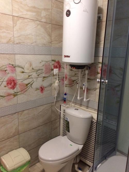 Сделали у бабушки в дому санузел. 05