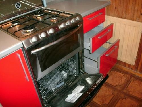 Приобрели себе небольшой гарнитур в нашу кухню площадью 5 кв метров. 02