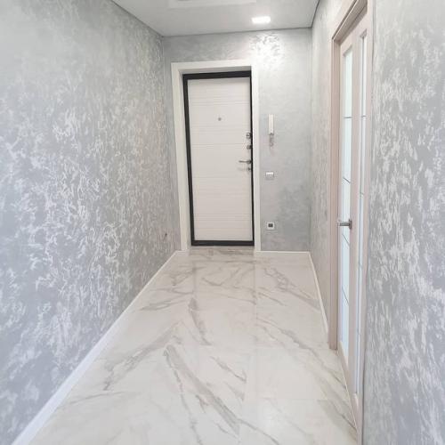 Фактурная штукатурка - идеальный выбор для прихожей. 01