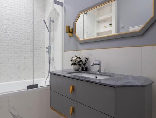 Неоклассический интерьер - это безумно красивый стиль, который подходит не для всех.