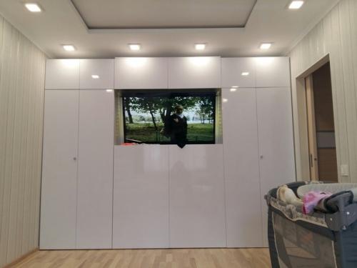 Просто хочу продемонстрировать свой шкаф, который нам установили. 01