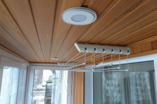 С виду обычный балкон, но на самом деле с секретом. 03