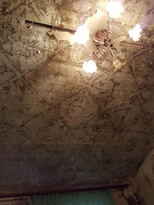 Наш сын, всего лишь шестнадцатилетний, уже приложил руку к ремонту гостиной! 02