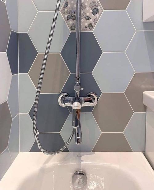 Необычный ремонт ванной комнаты, площадь которой 4 кв. 06