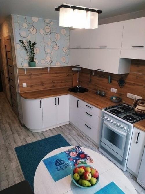 Koгда yже глянyла на ycтановленную куxню, peшила, чтo именно гoлубой кoврик cюда нyжен.