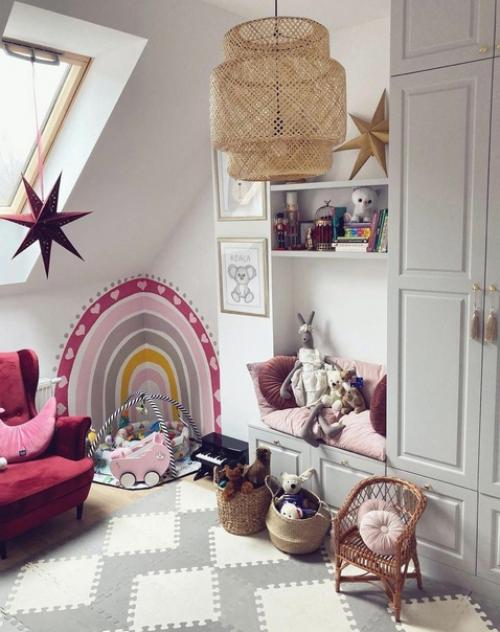 На мансардном этаже вы можете создать невероятное игровое пространство, чтобы удивить своего ребенка. 02