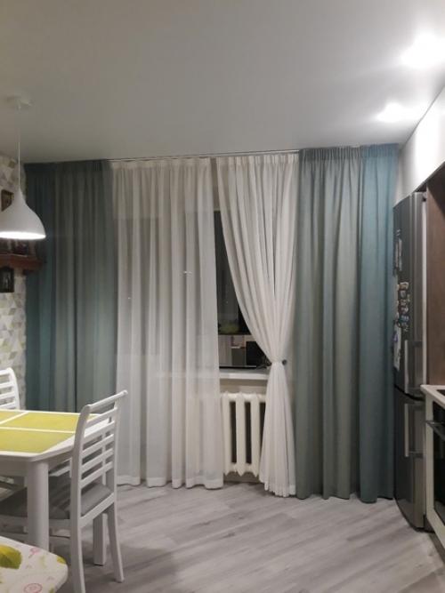 Наша любимая кухня и скромный ремонт делают дом уютным и привлекательным. 01