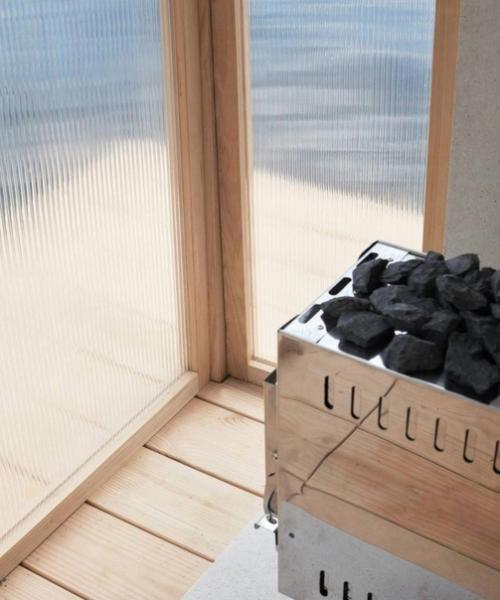 Они идеальное место для установки сауны нашли. 01