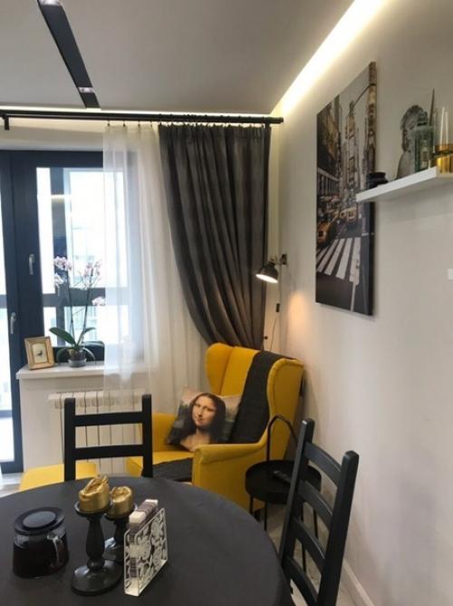 Моя кухня. Стиральной машинке в ванной совсем нет места, поэтому она в кухне, но без двери, т. к. это очень неудобно. 09