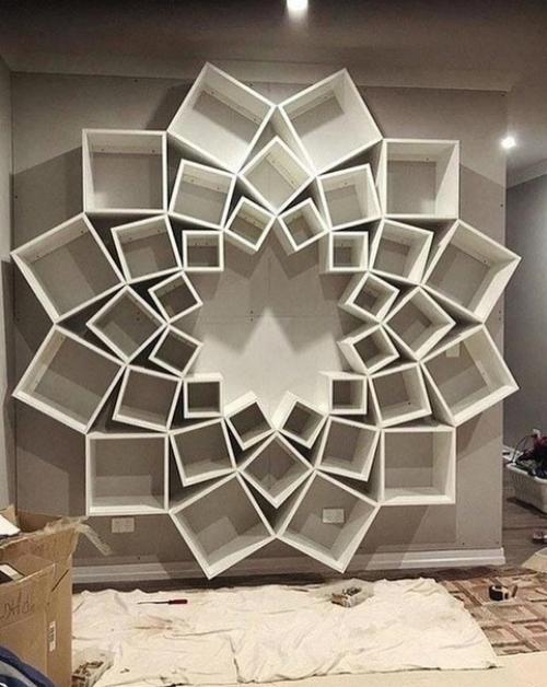 Одним из самых прекрасных вариантов для украшения вашего дома является книжная полка. 01