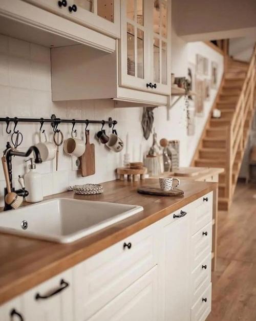 При оформлении этой квартиры уют высшим приоритетом был. 04