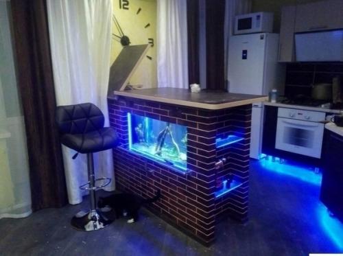 Барная стойка - это отличный функциональный элемент интерьера, который может стать украшением любого дома. 03