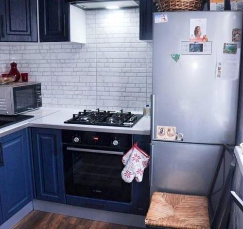 После старых владельцев жесть что творилось на кухни. 02