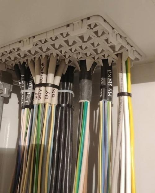 Невозможно оторвать глаз от работы человека, который бесконечно любит свою профессию и стремится к идеалу в каждой ее детали. 07