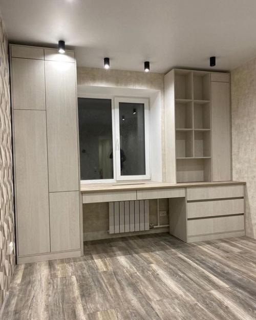 Хорошая организация пространства у окна в комнате ребенка является важным шагом для создания комфортной обстановки. 02