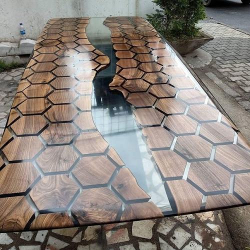 Вот вам несколько столешниц из дерева с эпоксидкой. 02