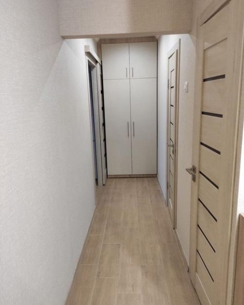 Своими руками владельцы квартиры выполнили ремонт со вкусом. 07