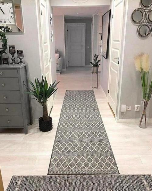 Мне безумно нравятся разнообразные цветы и все, что связано с природой, поэтому я устроила свой дом в зеленых тонах. 
