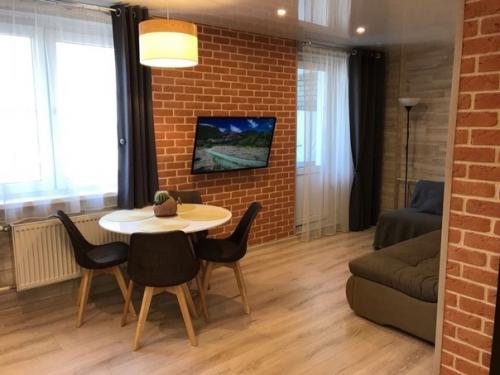 Хочу показать вам дизайн свой студии.