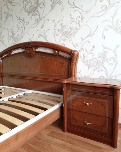 Посидели с женой, подумали и решили, что не надо нам покупать новую мебель. 02