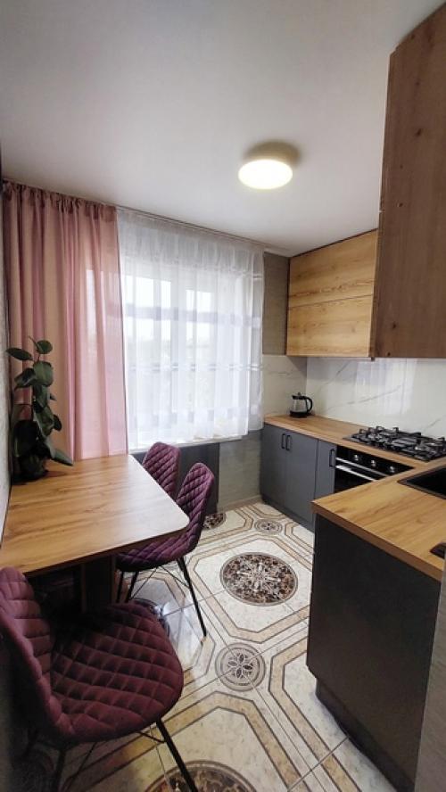 Мы окончили ремонт в нашей маленькой кухне размером всего 5, 5 квадратных метров.