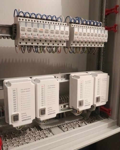 Невозможно оторвать глаз от работы человека, который бесконечно любит свою профессию и стремится к идеалу в каждой ее детали. 01