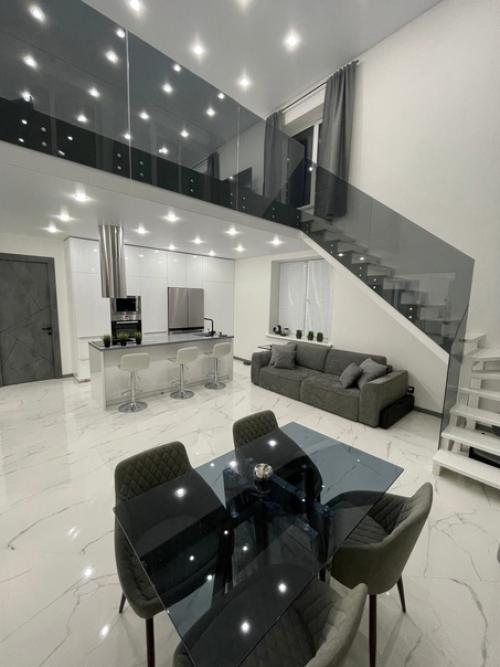 Этот дом размером в 200 квадратных метров - настоящая Находка для тех, кто любит простор и комфорт.