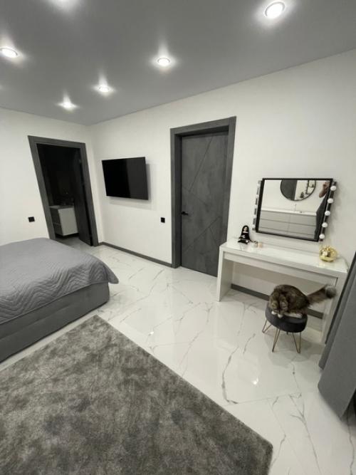 Этот дом размером в 200 квадратных метров - настоящая Находка для тех, кто любит простор и комфорт. 06