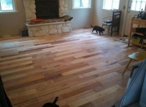 Из старых поддонов сделал половину дома. 06