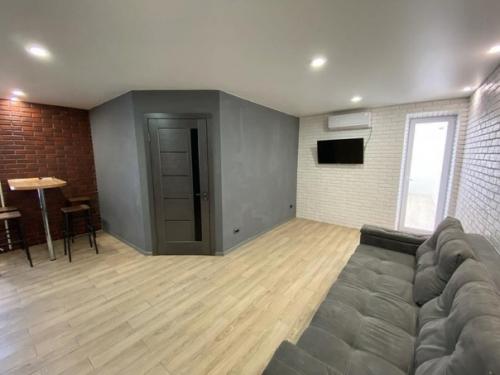 Я живу в студии площадью 40 квадратных метров, которую мы перепланировали.