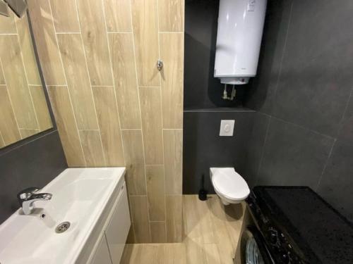 Я живу в студии площадью 40 квадратных метров, которую мы перепланировали. 06