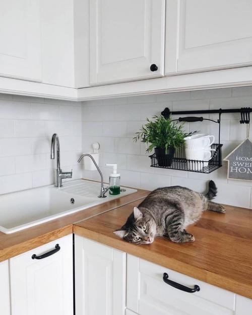 Наша небольшая кухня, дизайн выбрали в скандинавском стиле.