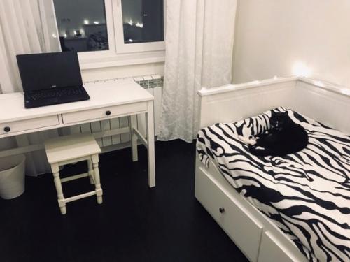 Прекрасный ремонт детской комнаты для дочери - подростка. 02