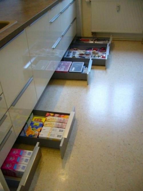 Мы используем каждый сантиметр на кухне максимально эффективно. 02