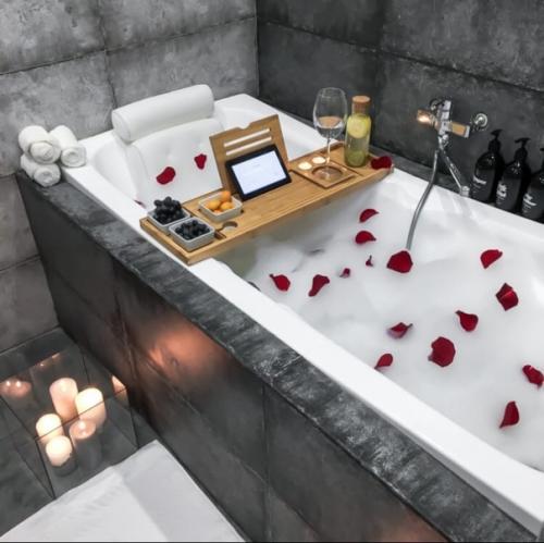 Ремонт ванной с плиткой под бетон. 03