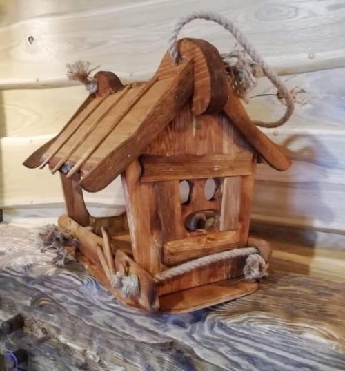 Мужчина поделился своими изделиями, которыми он разнообразил интерьер своей дачи. 01