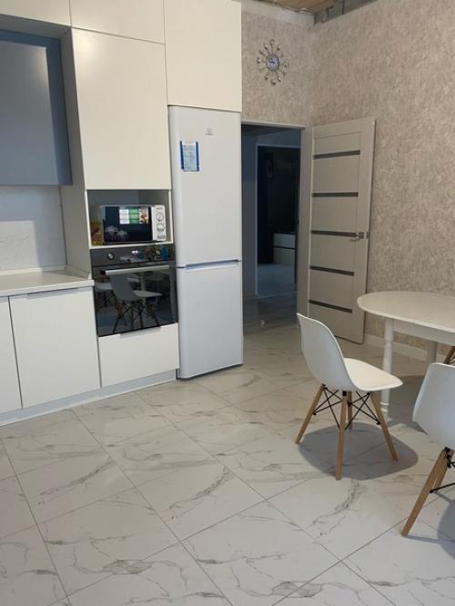 Кухня бело - серая. 01